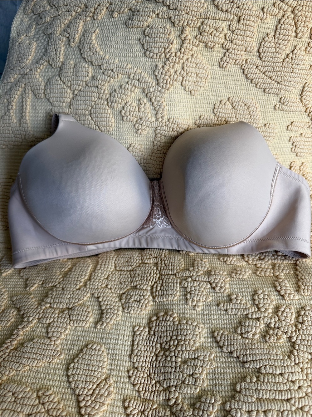PREOWNED Vanity Fair Strapless NUDE  Smooth T-Shirt Bra 40C